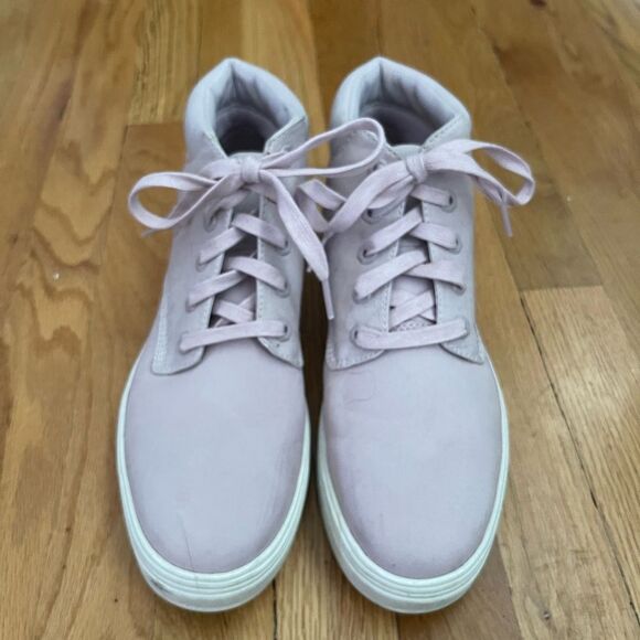 Timberland Low Boots! Almost like high top sneakers. Very comfortable style!!! - Picture 4 of 5